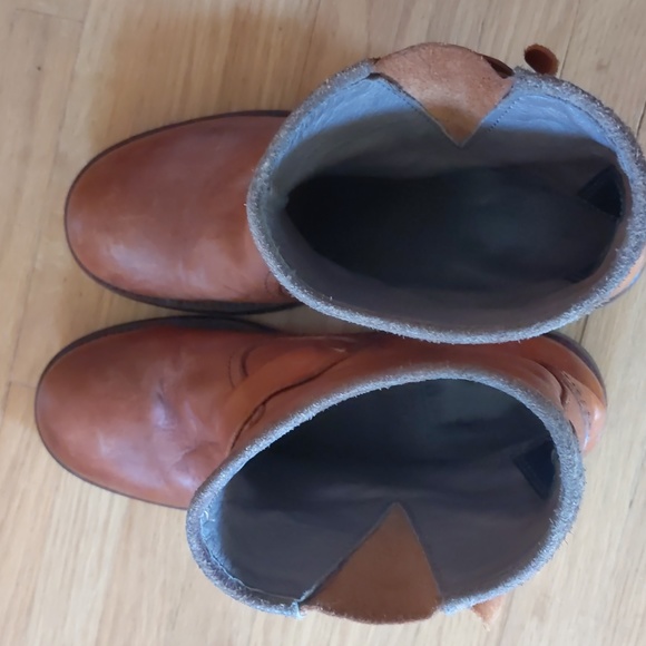 Moma distressed leather ankle boots - Picture 9 of 16